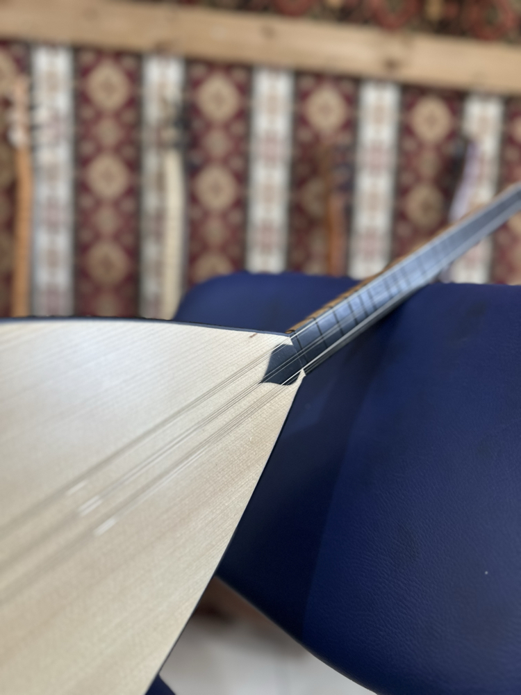 Uzun Saplı Tam Profesyonel Maun Ağacı Bağlama (40 Tekne) - Ladin Kapaklı