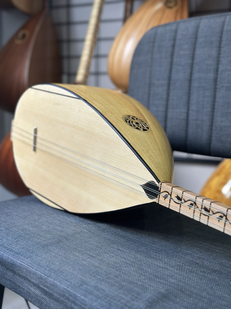 Deniz Saz Evi Özel Seri Dut Uzun Sap Saz (İşlemeli İnce Sap / Ladin Kapak)
