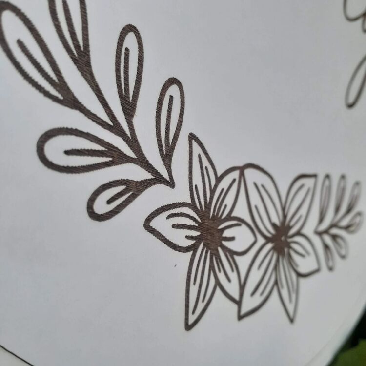 Çicek Desenli Ahşap Kapı Süsü