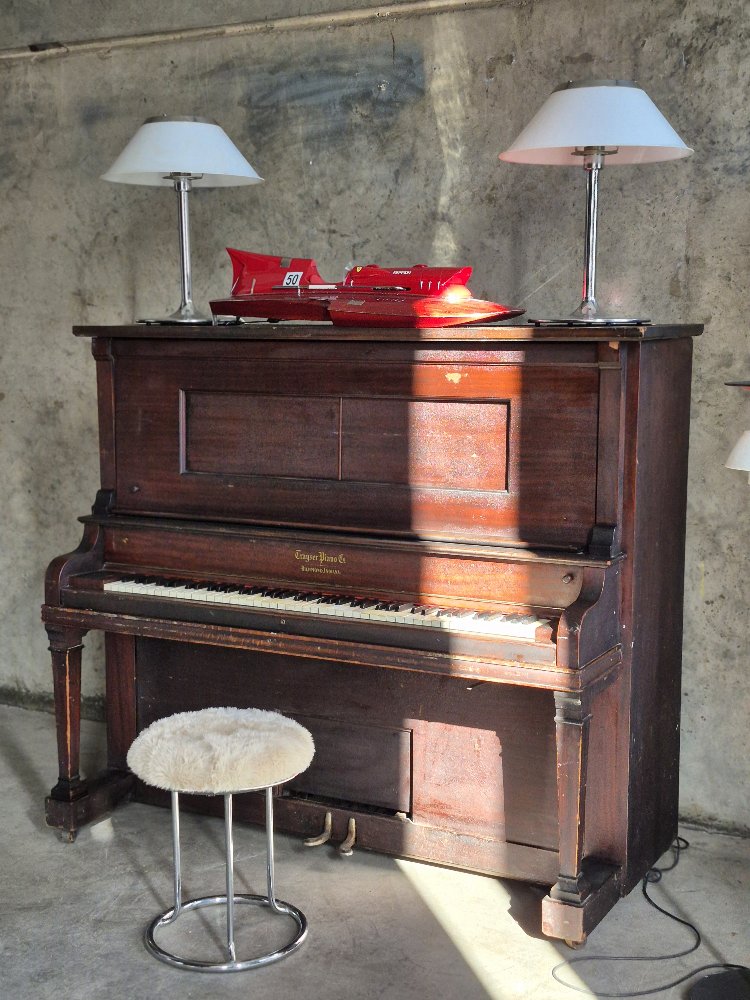 Mid-Century Modern Krom Tabure