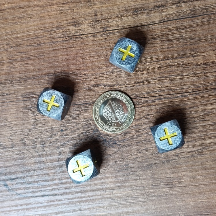 Metalik Silver (+Gold Dolgulu) Kusursuz 4'lü Fate Zar Seti