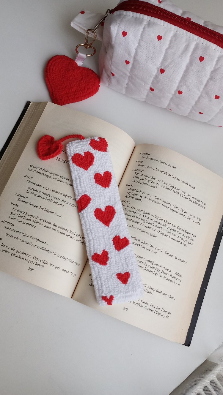 kalp desenli Kalemlik ve kitap ayracı 