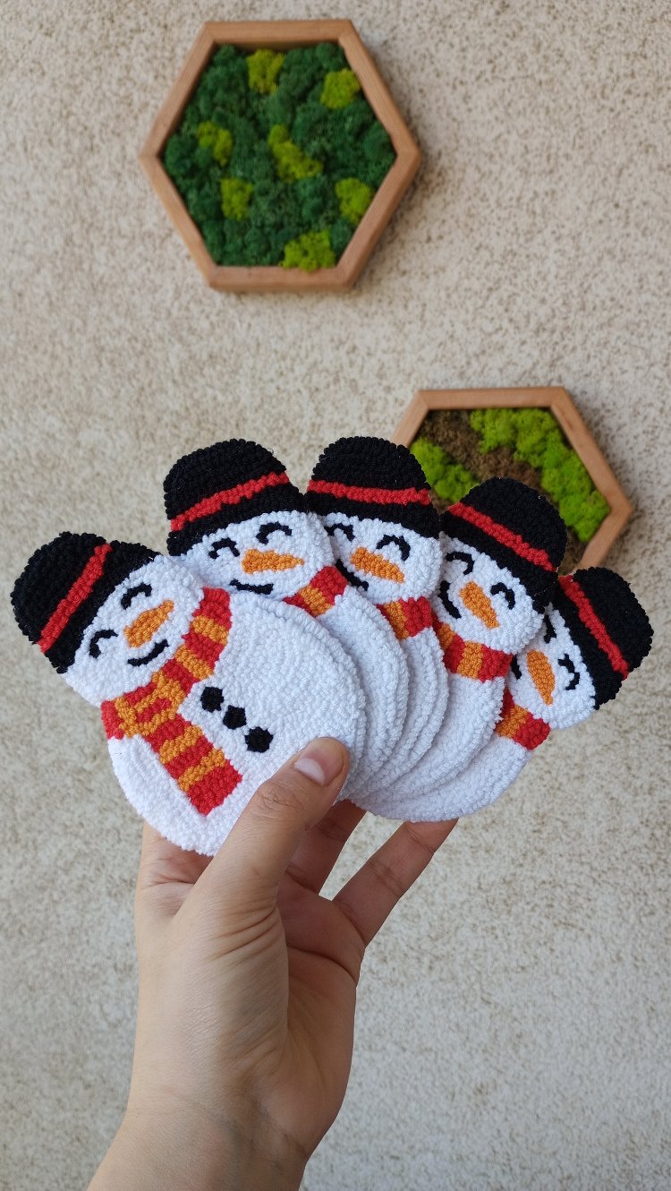 Punch Needle Christmas Coaster ✨