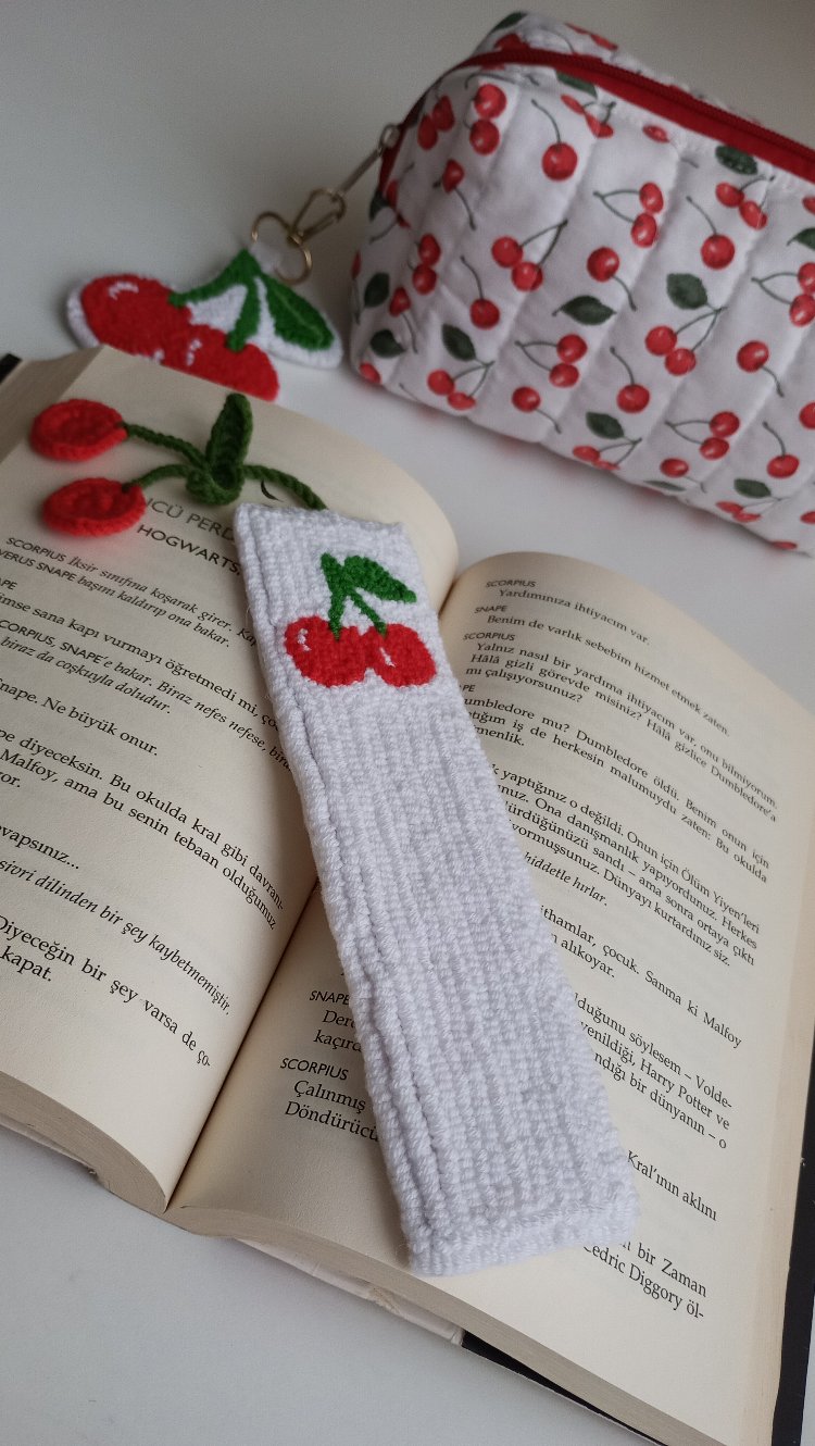 kiraz desenli düzenleyici ve kitap ayracı