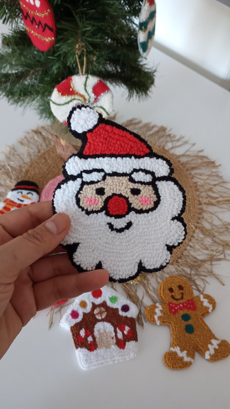 Punch Needle Christmas Coaster ✨