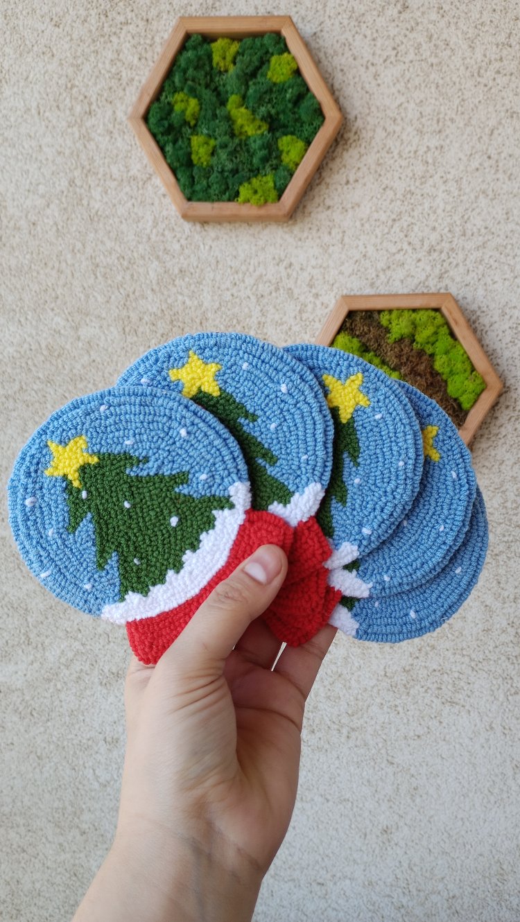 Punch Needle Christmas Coaster ✨