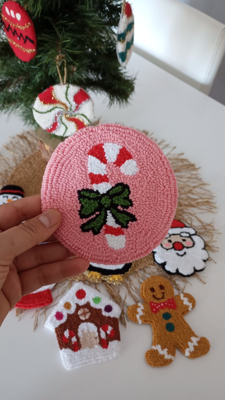 Punch Needle Christmas Coaster ✨