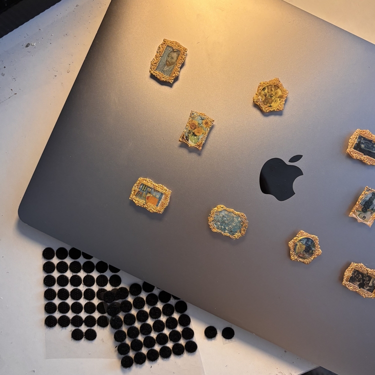 Laptop 3d Sticker Kişiye Özel Fotoğraflı Minyatür Çerçeveli