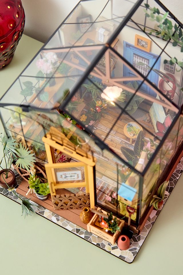 Çiçekçi dükkanı booknook