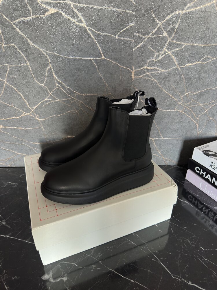 Alexander Mcqueen