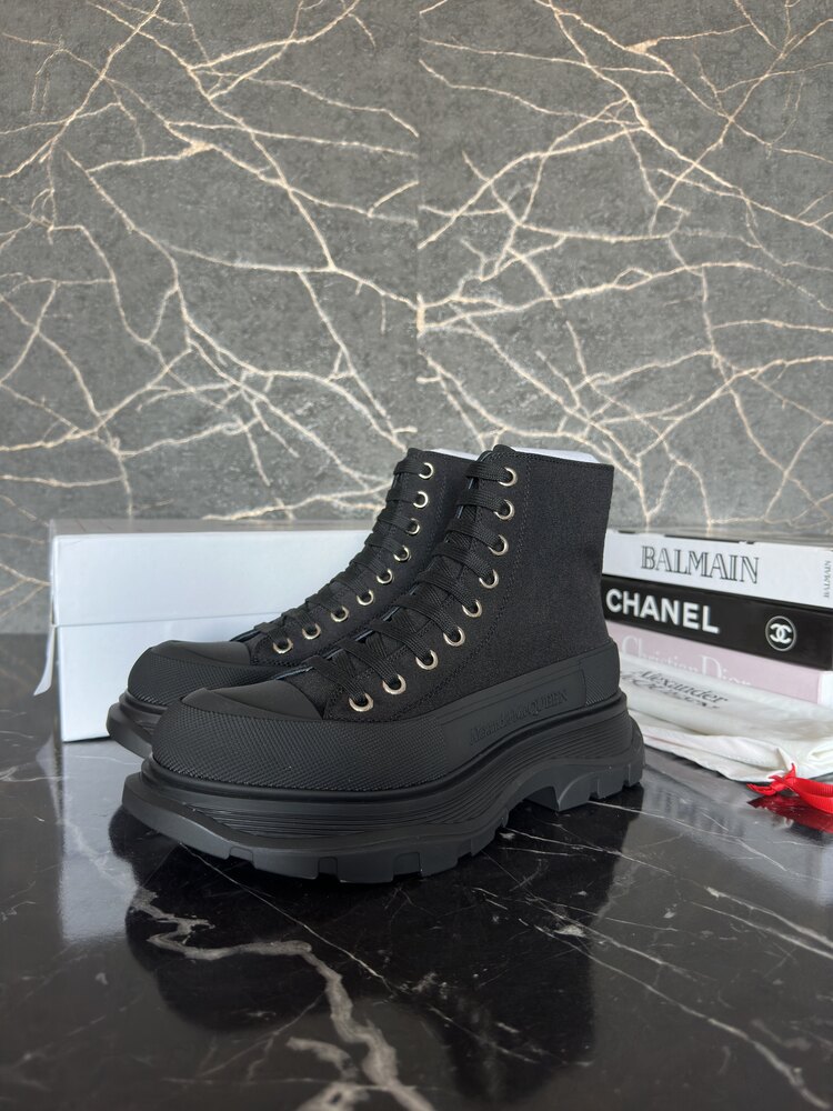 Alexander McQueen 
