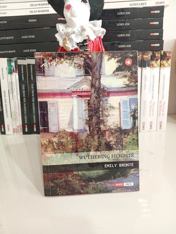 Uğultulu Tepeler- Wuthering Heights- İngilizce Roman