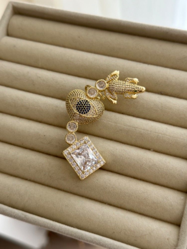 Vip 14K Tasarım Kıkırdak Küpe