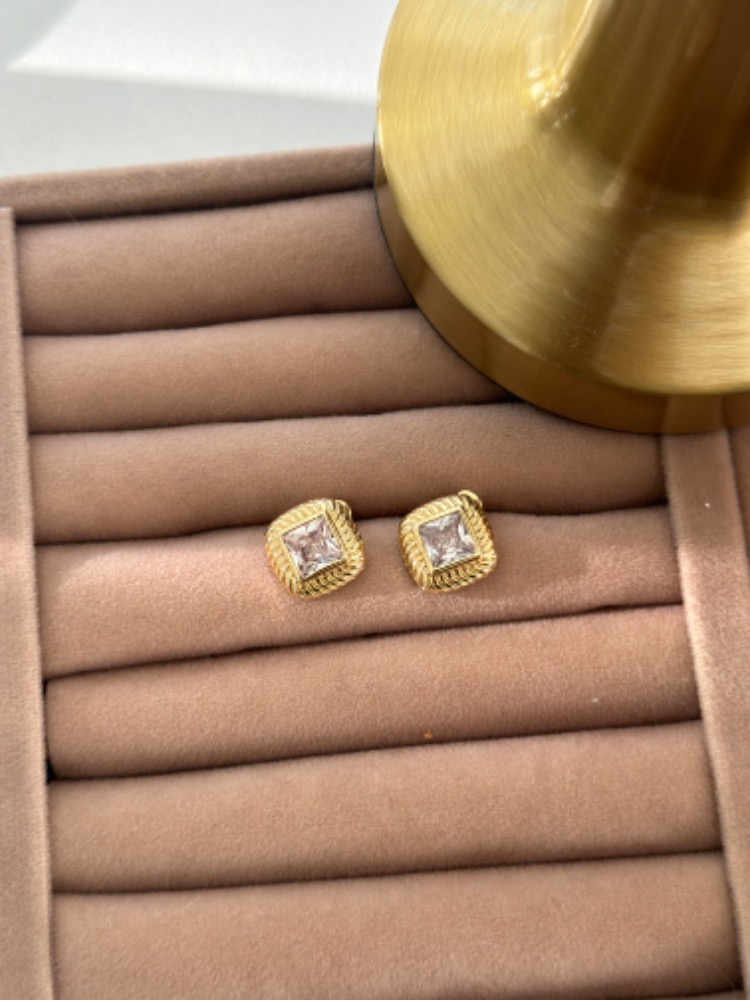 Vip 14K Markiz Baget Taşlı Küpe