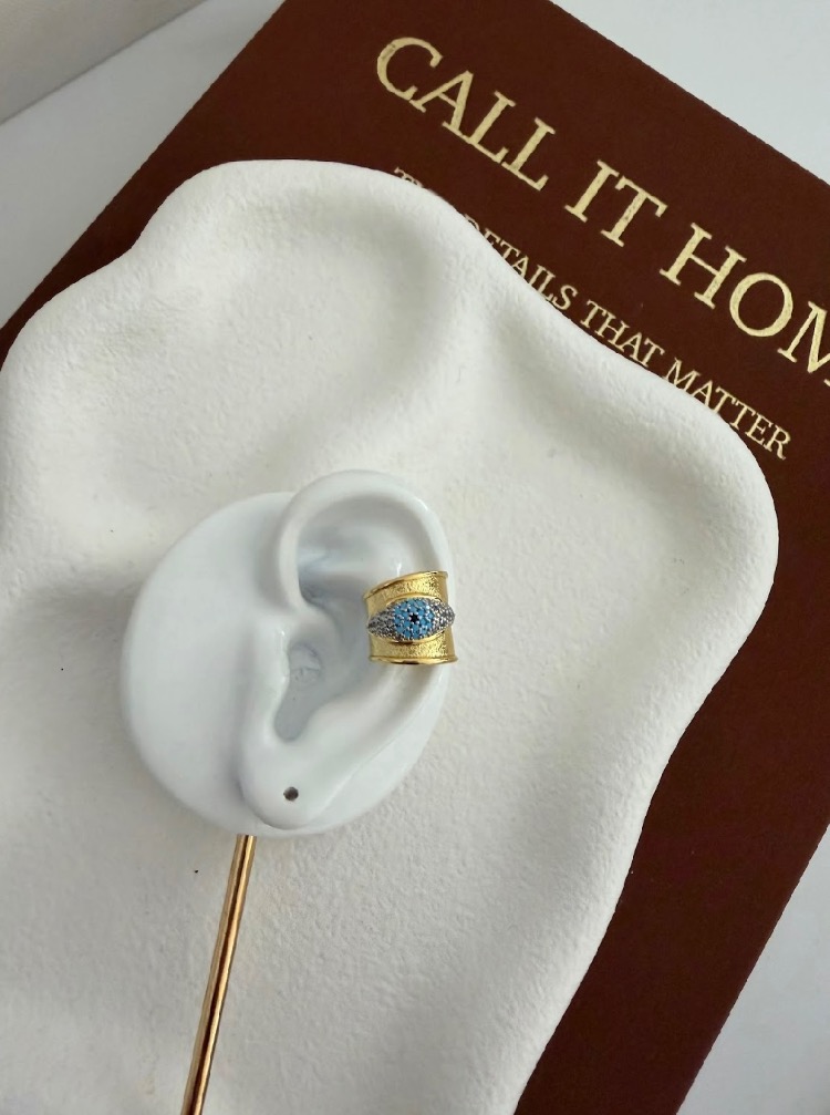 Marka Model Vip 14K Blue Eye Plaka Kıkırdak Küpe