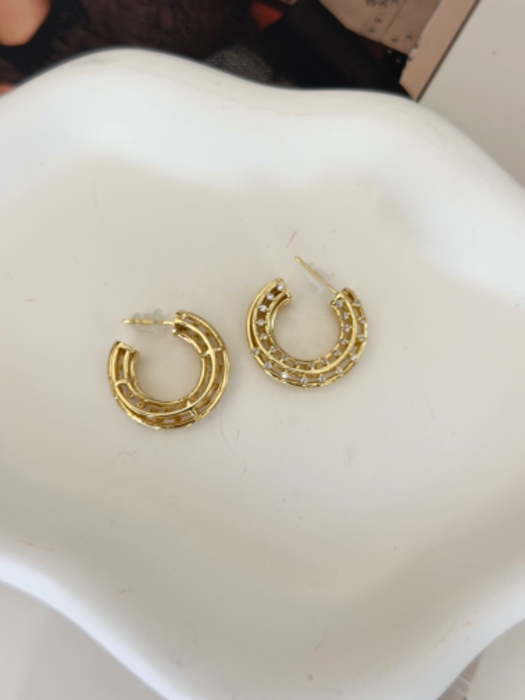 Vip 14K Şerit Detay Zirkon Taşlı Halka Küpe