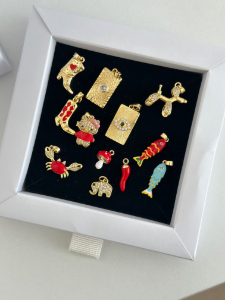 Altın Kaplama Kum Desenli Plaka Charm