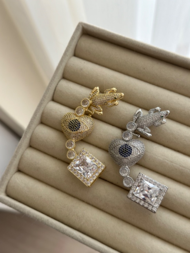 Vip 14K Tasarım Kıkırdak Küpe