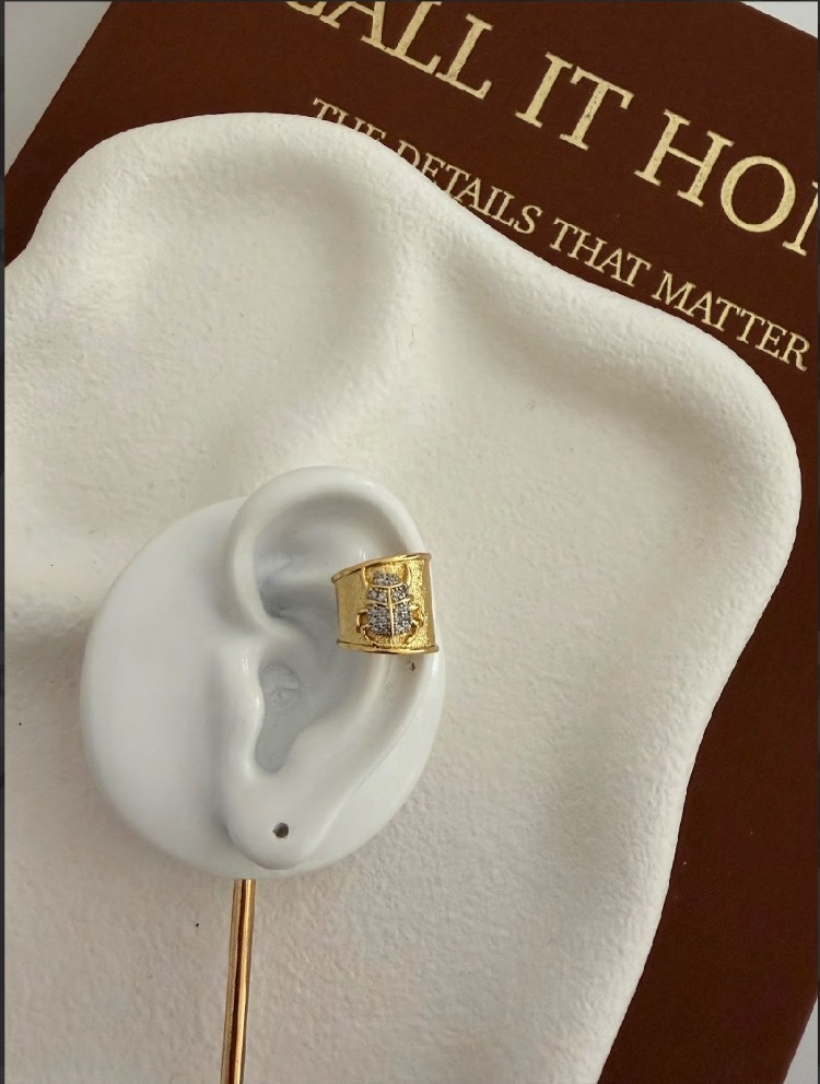 Marka Model Vip 14K Plaka Ladybird Kıkırdak Küpe
