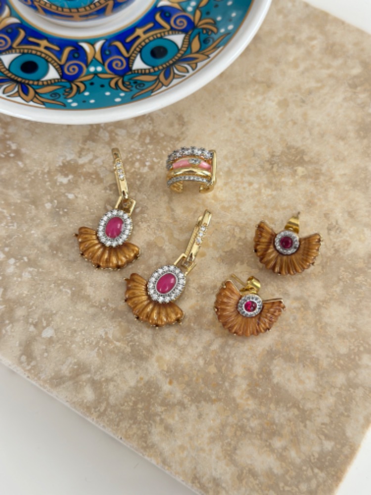 Vip 14K Pembe Taş Bronz Detay Küpe