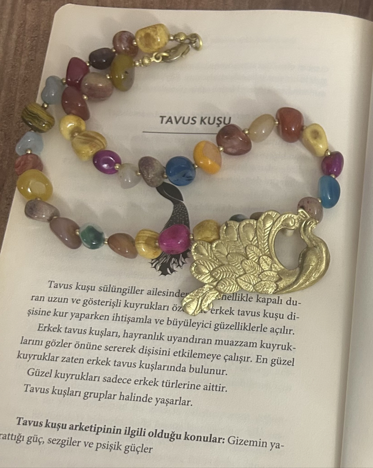 Tavuskuşu akik kolye