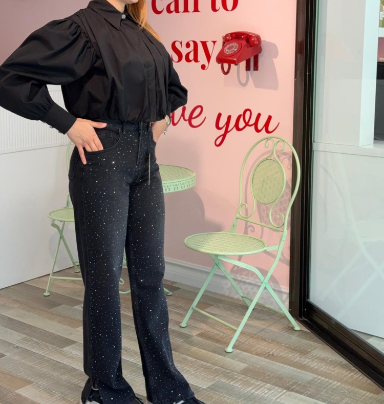 WE COSS DÜĞME DETAYLI BALON MODEL CROP SİYAH GÖMLEK