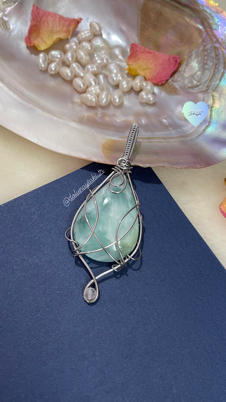 Hemimorphite Taşı Özel Tasarım Çelik Kolye (Ahşap Kutulu)