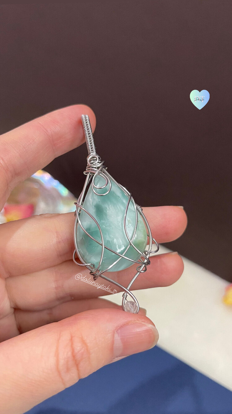 Hemimorphite Taşı Özel Tasarım Çelik Kolye (Ahşap Kutulu)