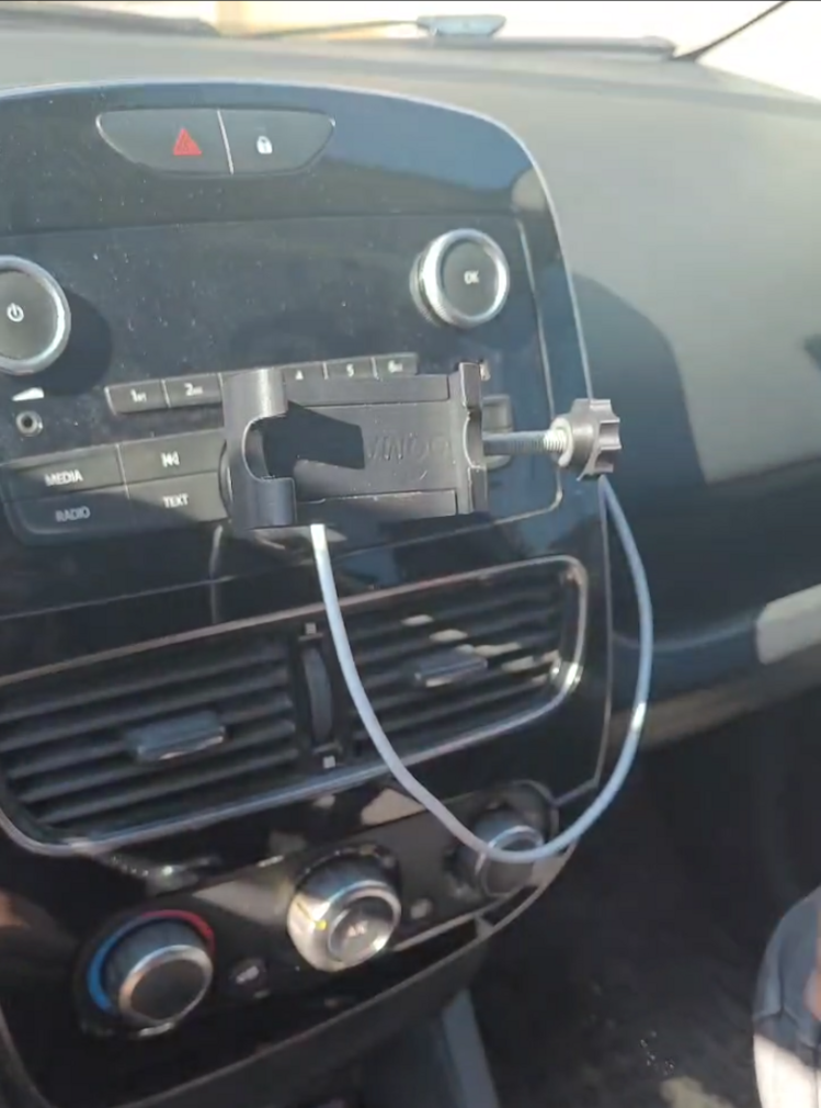 Clio Orta Konsol Telefon Tutacağı