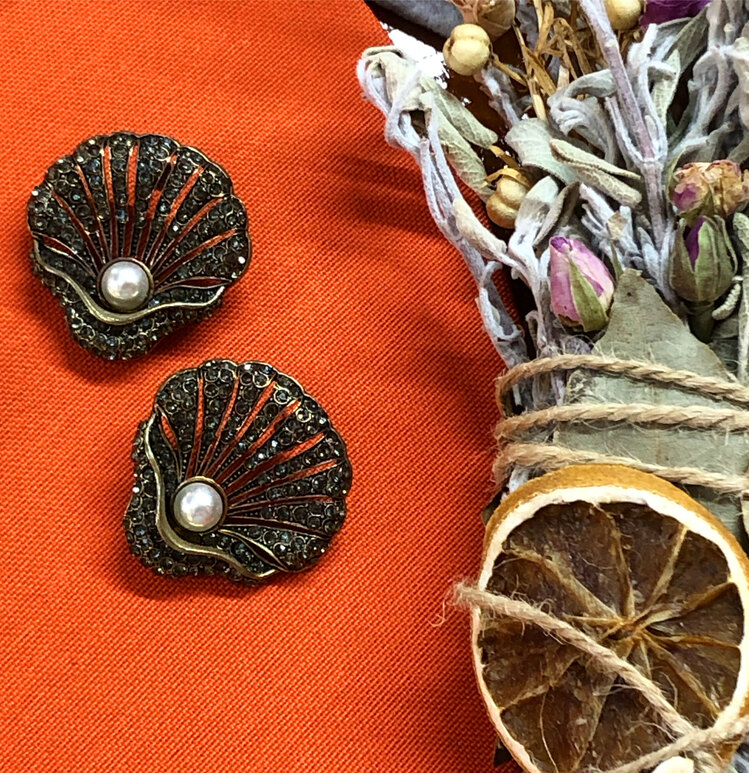 İstridye Küpe
