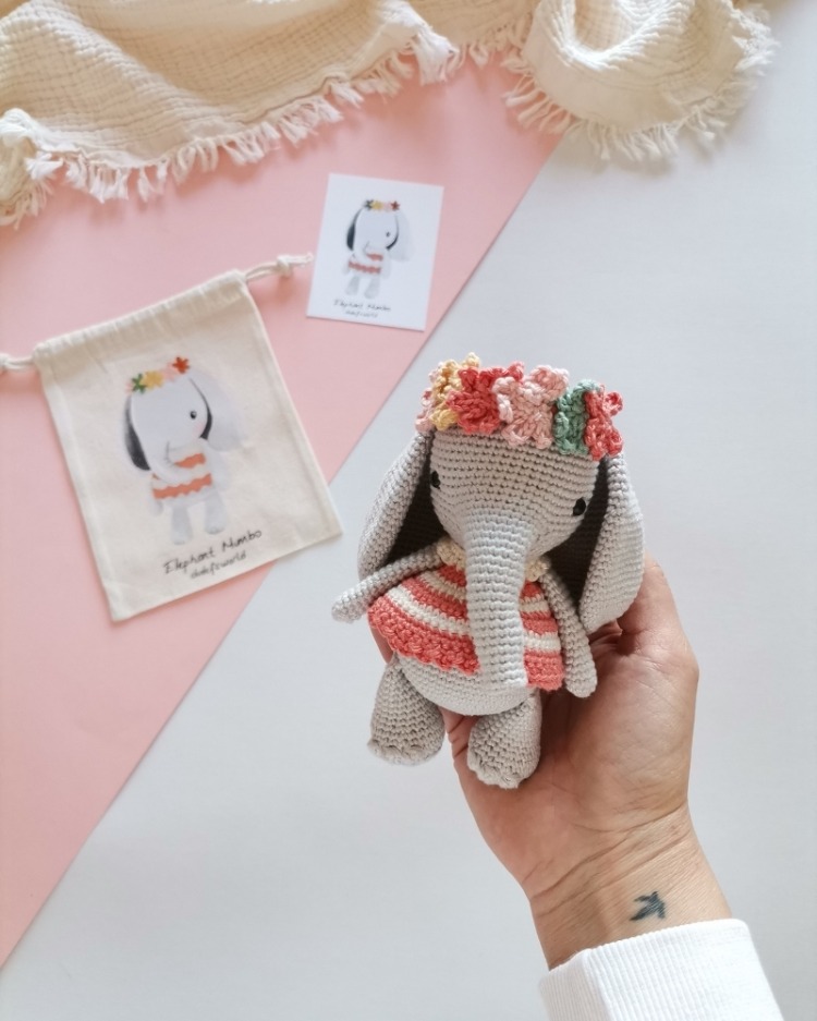Amigurumi Kız Fil Mumbo Oyuncak