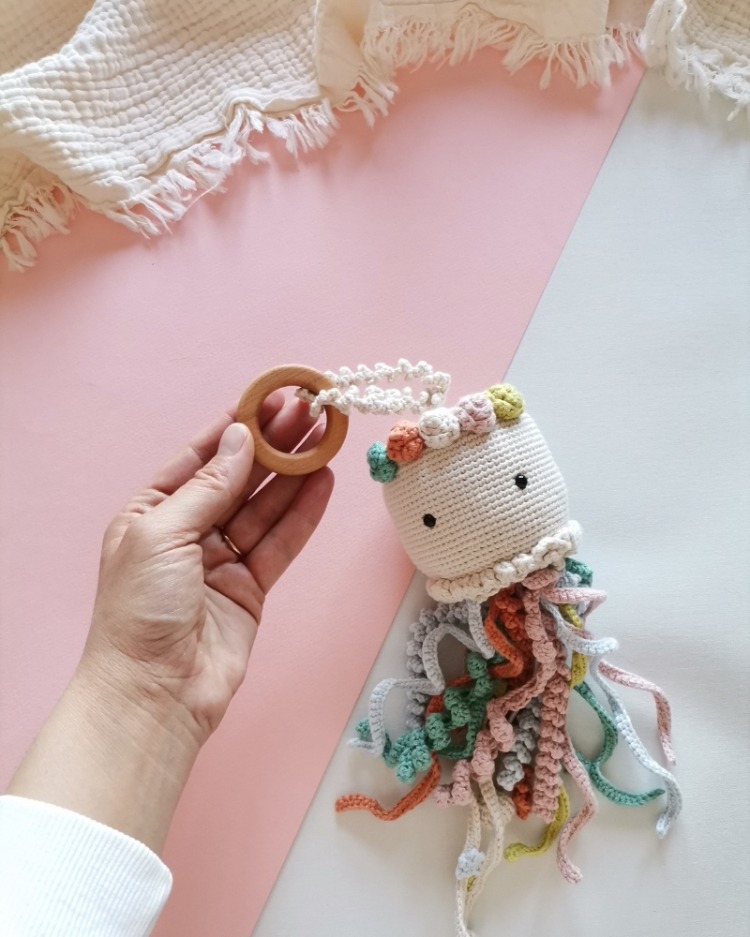 Amigurumi Denizanası Jill Oyuncak (Müzik Kutulu)