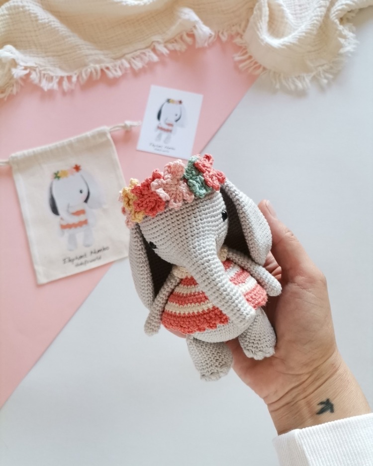 Amigurumi Kız Fil Mumbo Oyuncak