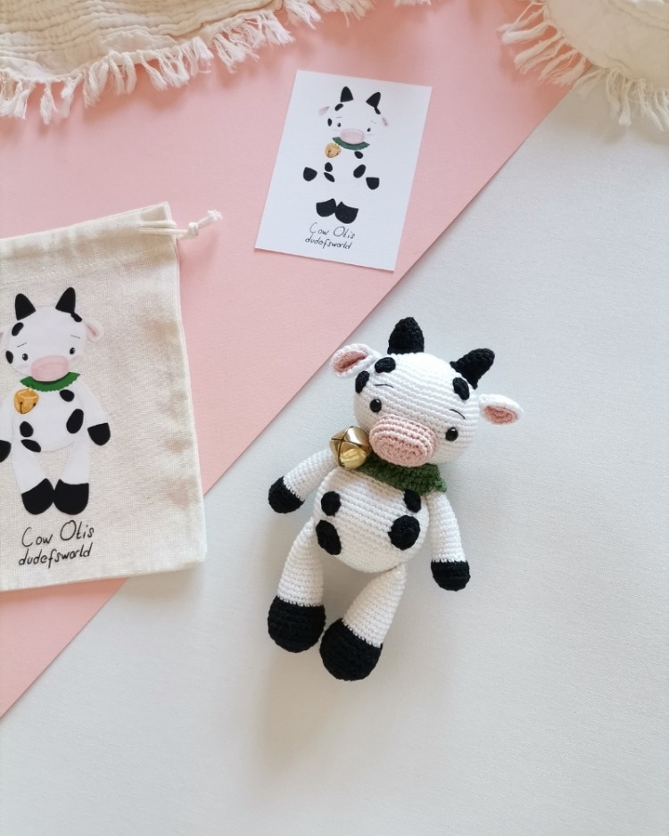 Amigurumi İnek Otis Oyuncak 