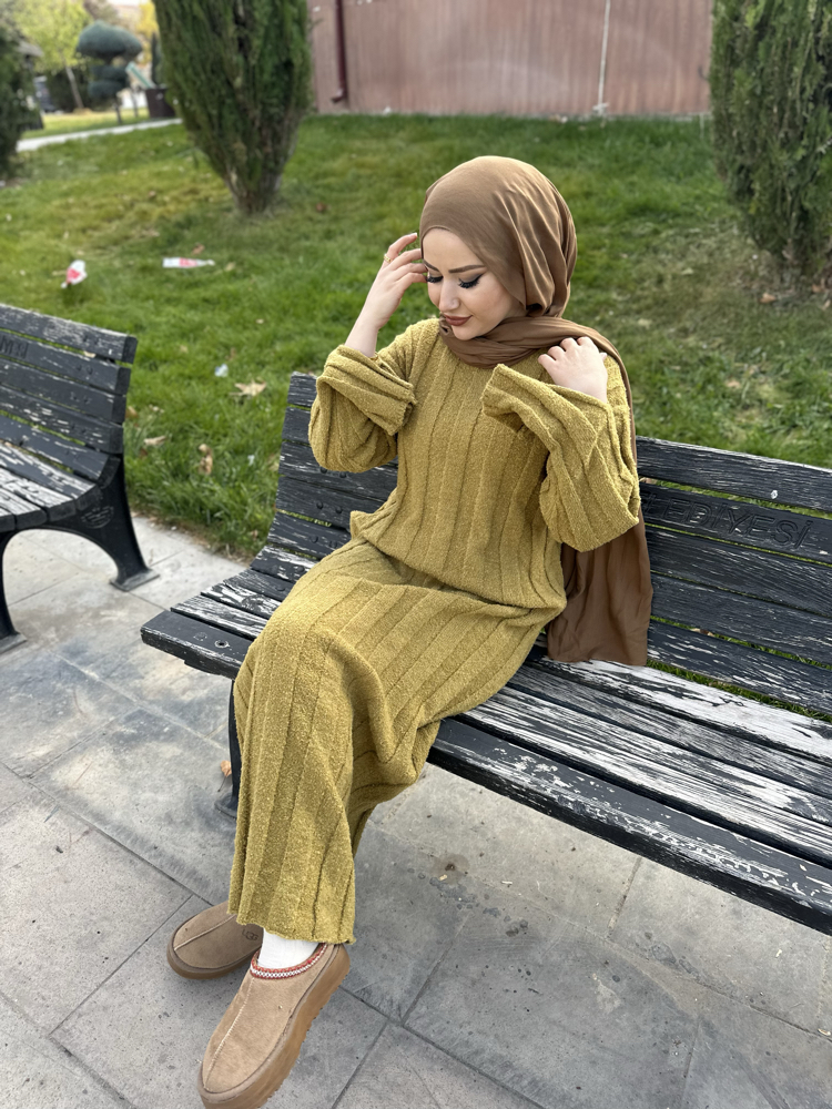 Yağ yeşili triko elbise