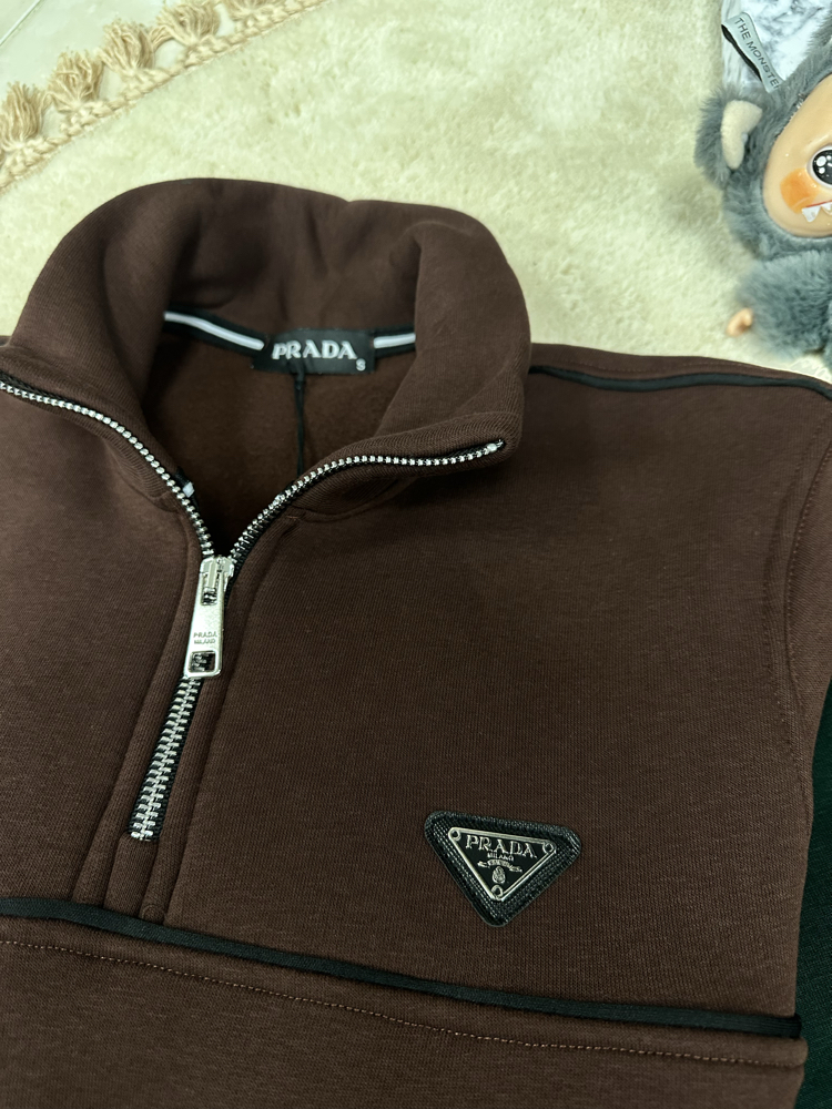 PRADA YARIM FERMUAR