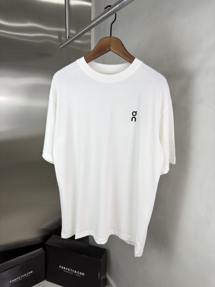 On Cloud Orjinal Etiketli T-Shirt Beyaz (Sırt Detay)