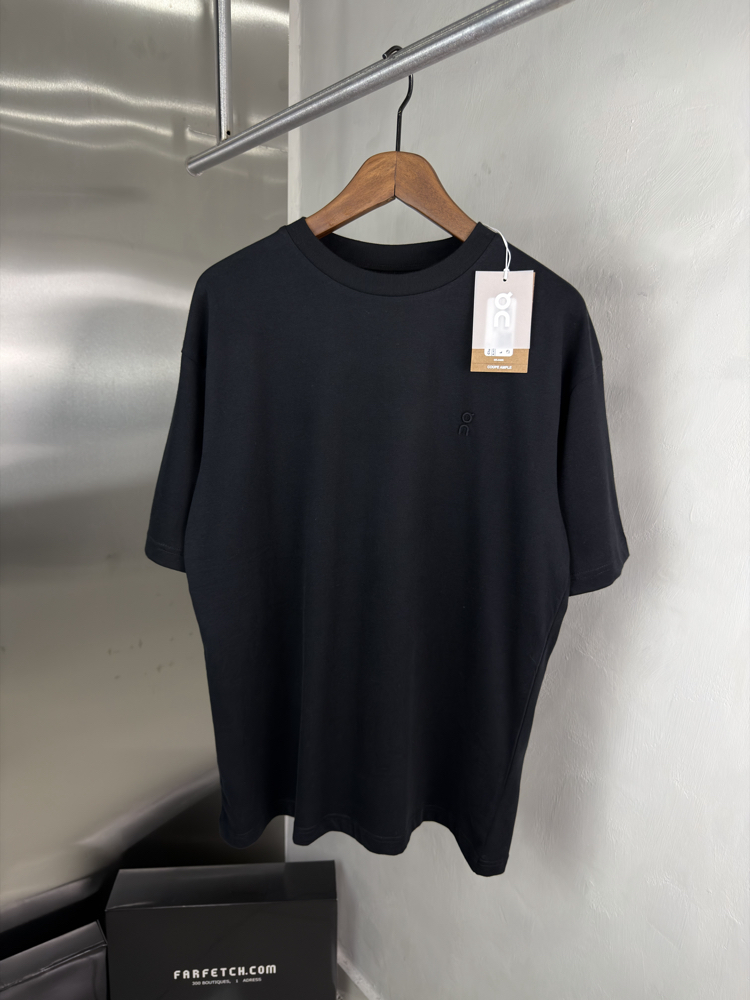 On Cloud Orjinal Etiketli T-Shirt Siyah (Sırt Detay)