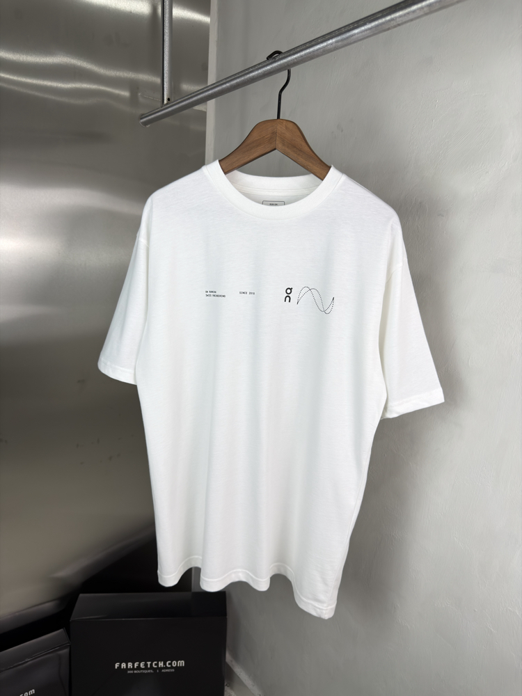 On Cloud Orjinal Etiketli T-Shirt Beyaz (Sırt Detay)