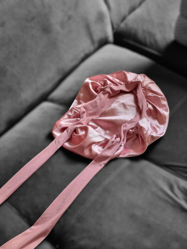 Pink bonnet