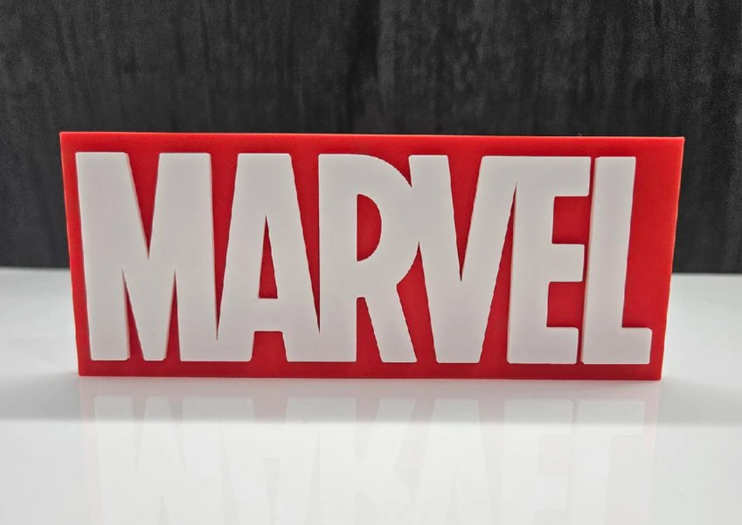 MARVEL Çizgi Roman Logolu Dekoratif ince stand
