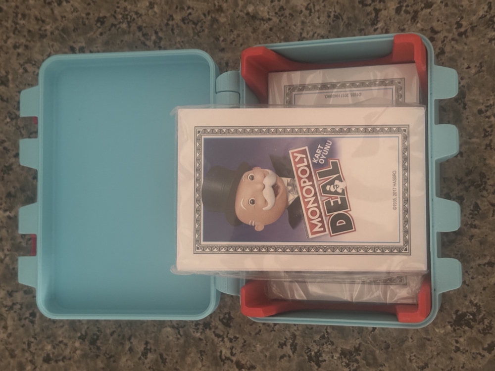 Monopoly Deal Oyun kutusu