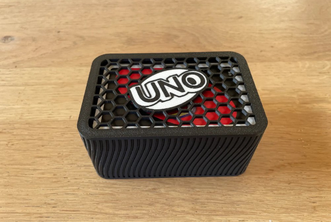 UNO Klasik Kart Oyunu ve Siyah Kutu