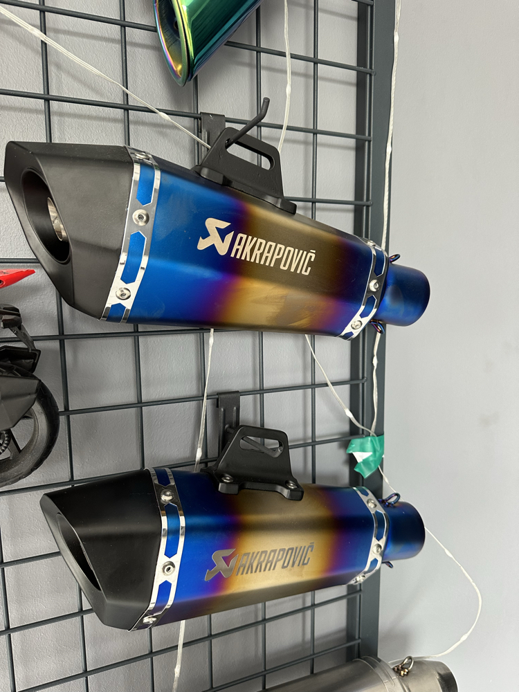AKRAPOVIC BUKALEMUN SUSTURUCULU SÖK TAK
