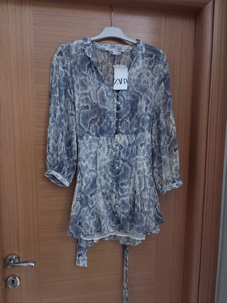 Zara yılan desenli elbise