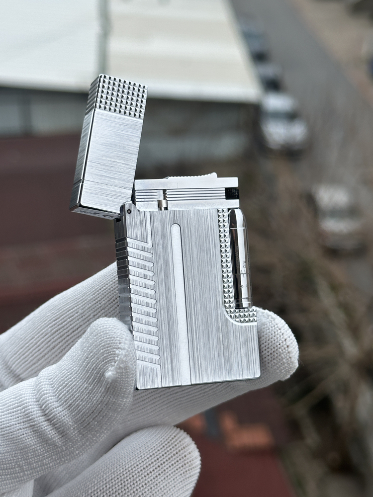 007 Silver Dupont