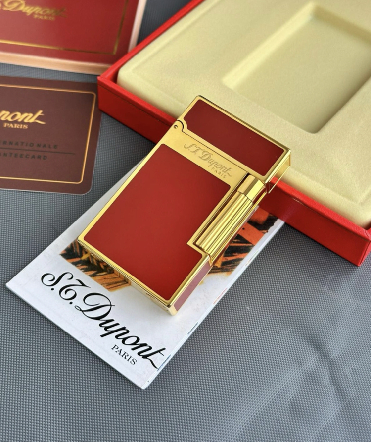 Gold & Red Dupont