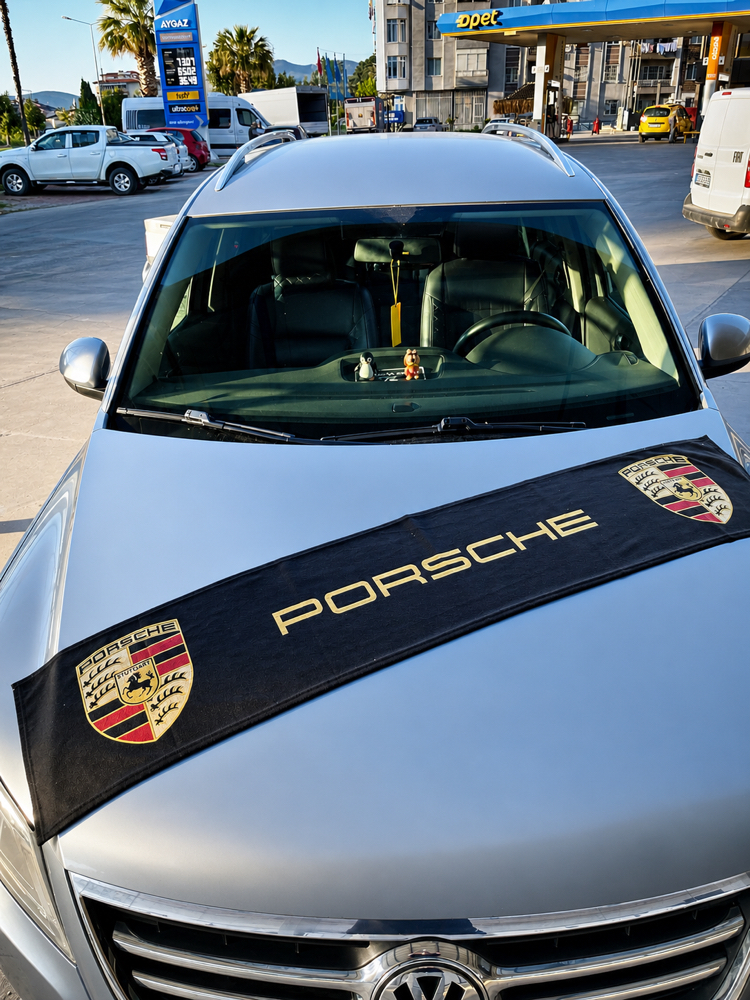 Siyah Porsche torpido havlusu