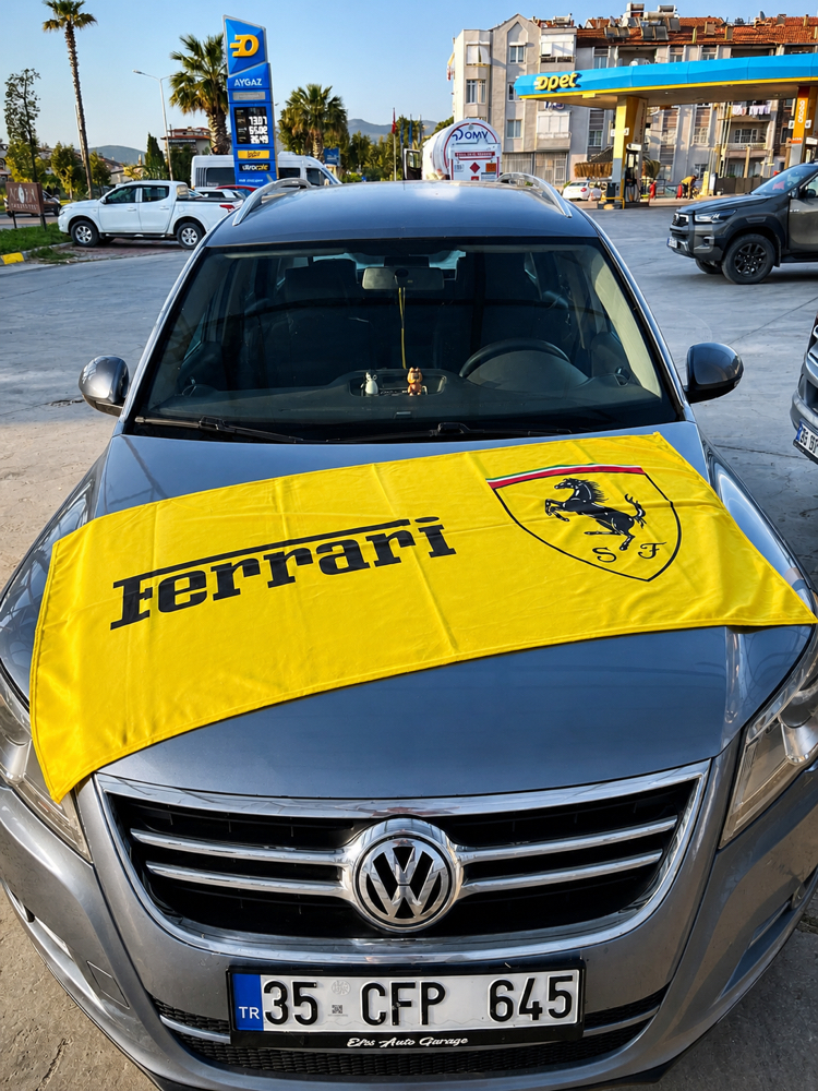 Büyük boy Ferrari havlu