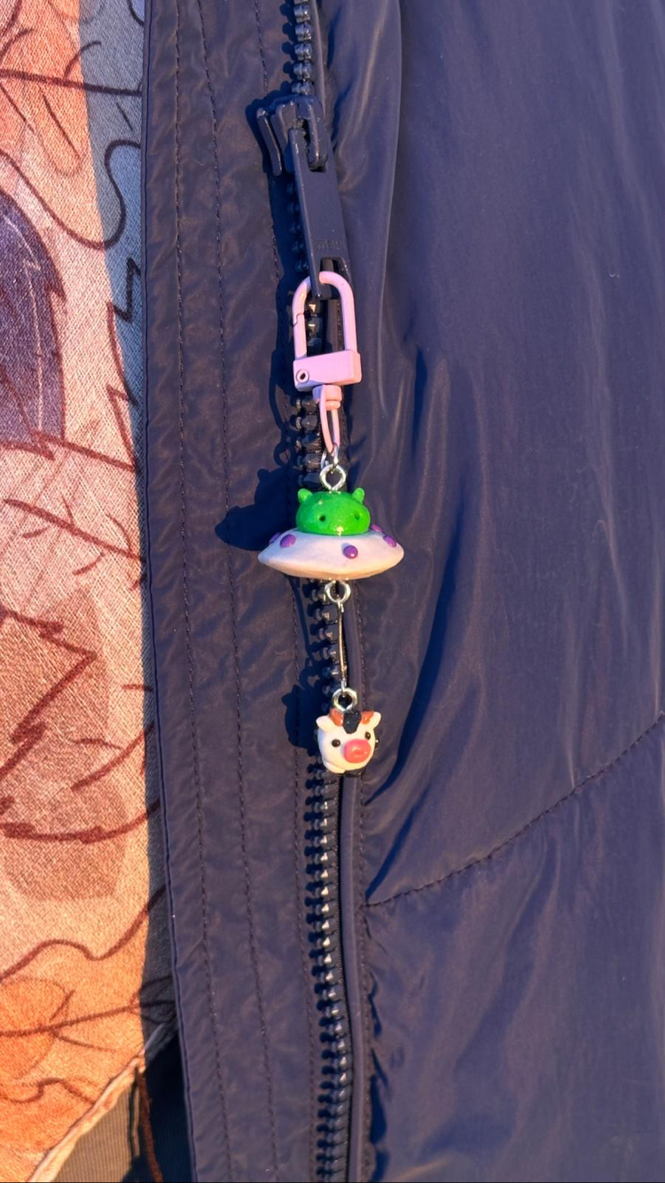 İnek Kaçıran UFO Charm